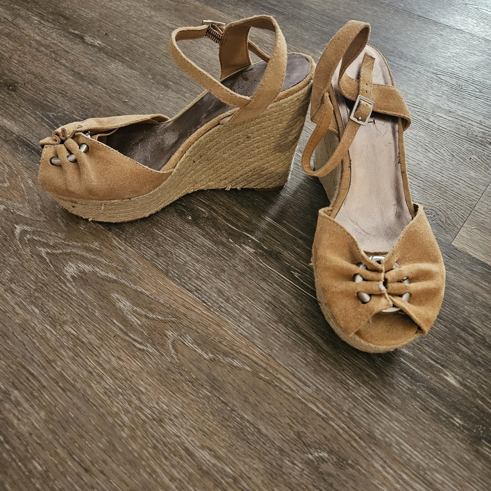 Suede platform sandals - Picture 2 of 6